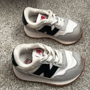 New balance size 5 toddler shoes